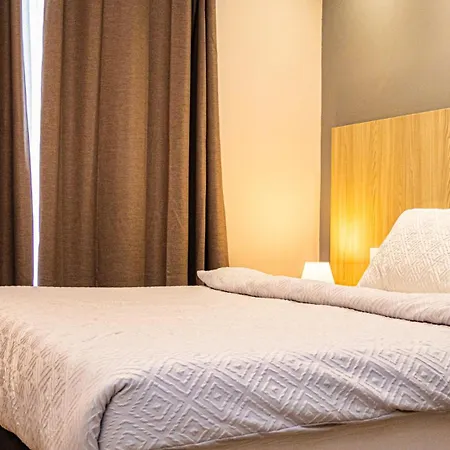 Chic With Balcony & Side Sea Views- 3 *