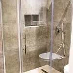 Chic With Balcony & Side Sea Views- 3 Apartament