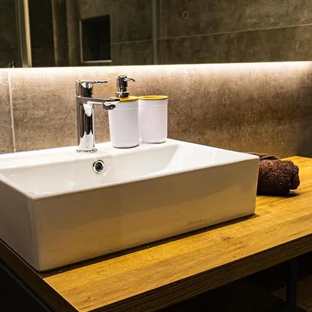 Chic With Balcony & Side Sea Views- 3 Апартаменты