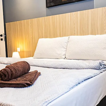 Chic With Balcony & Side Sea Views- 3 Apartament Sliema
