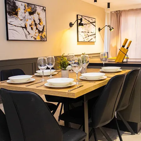 Chic With Balcony & Side Sea Views- 3 Appartement