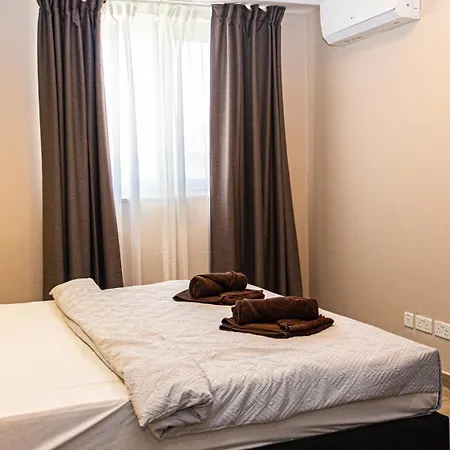 Appartement Chic With Balcony & Side Sea Views- 3